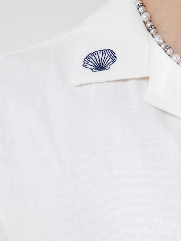 Fit confort Chemise Abercrombie & Fitch en blanc