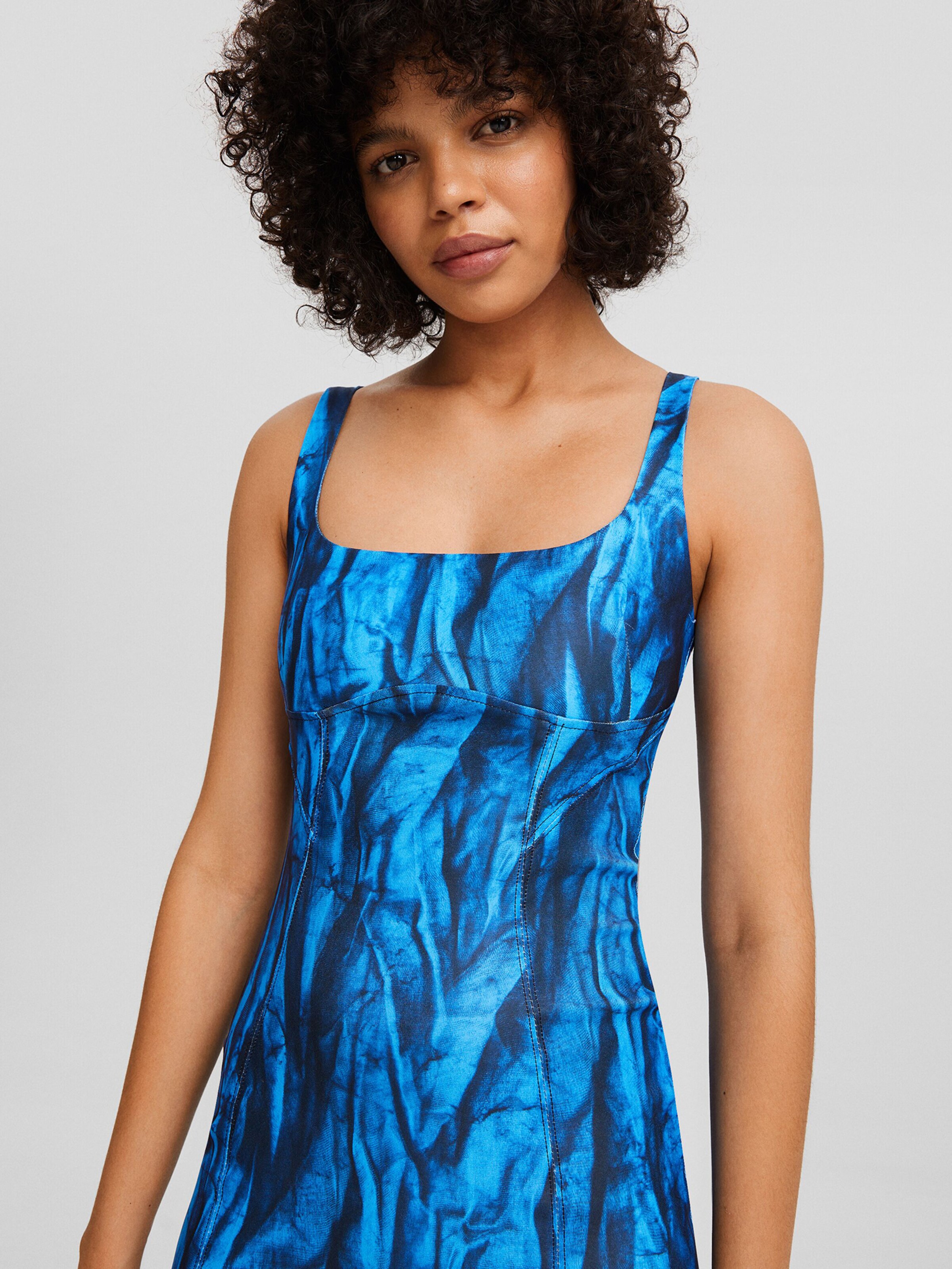 Robe bleu bershka hotsell