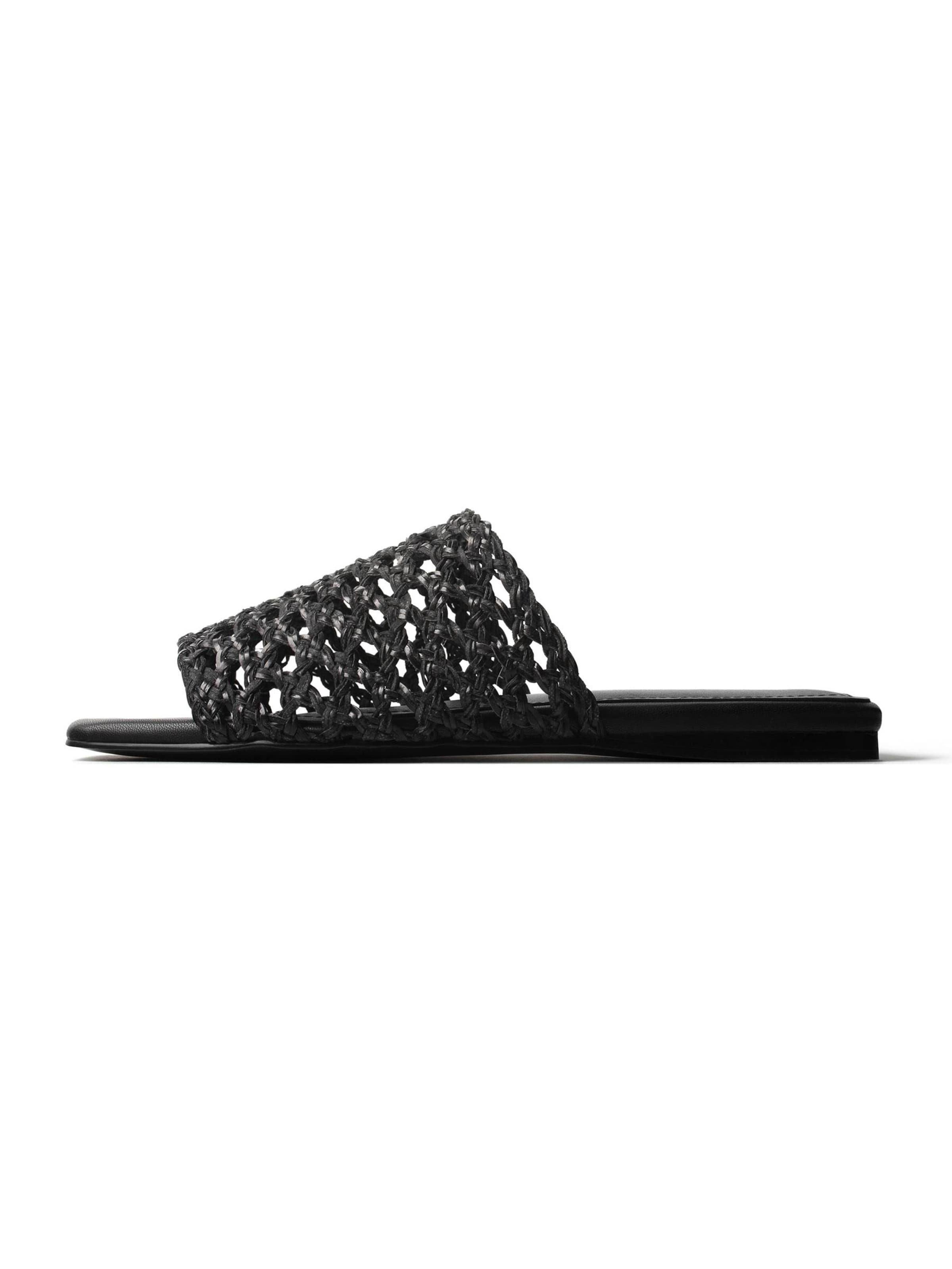 L37 HANDMADE SHOES - Zapatos abiertos 'LOST WITHOUT WORDS' en negro: frente