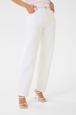 CULTURE Tapered Jeans 'Deva Ami' in White: front