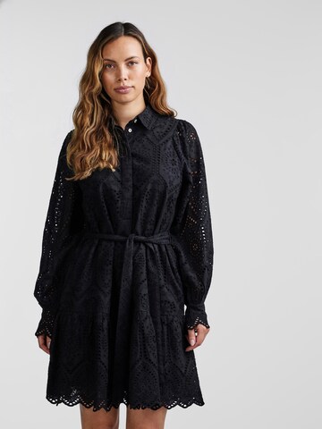 Robe-chemise 'HOLI' Y.A.S en noir : devant