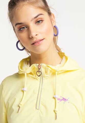 MYMO Between-Season Jacket in Yellow