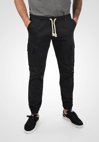 INDICODE JEANS Regular Cargo Pants in Black: front