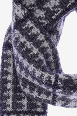 Closed Scarf & Wrap in One size in Grey
