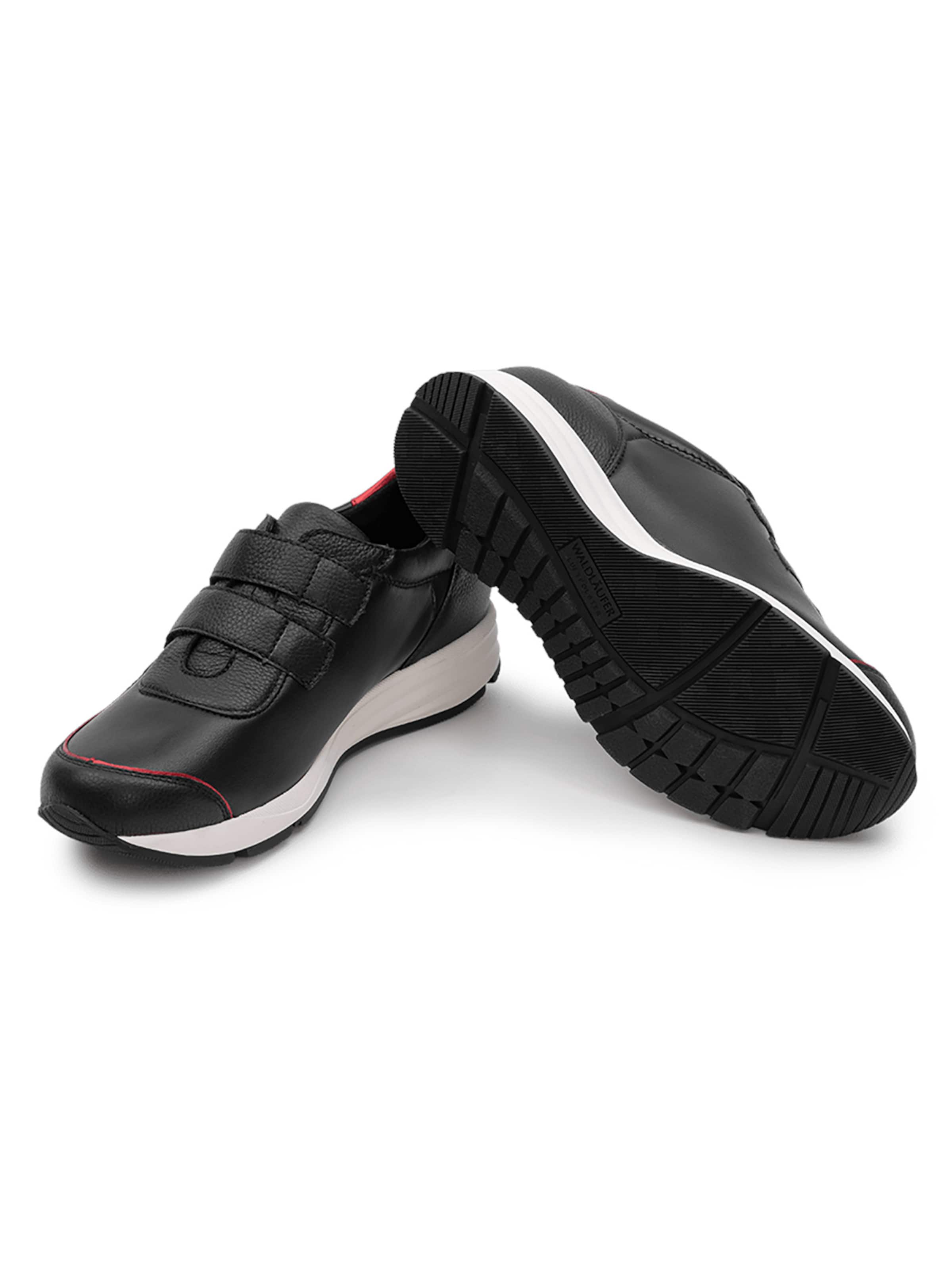 Baskets basses VITAFORM en noir