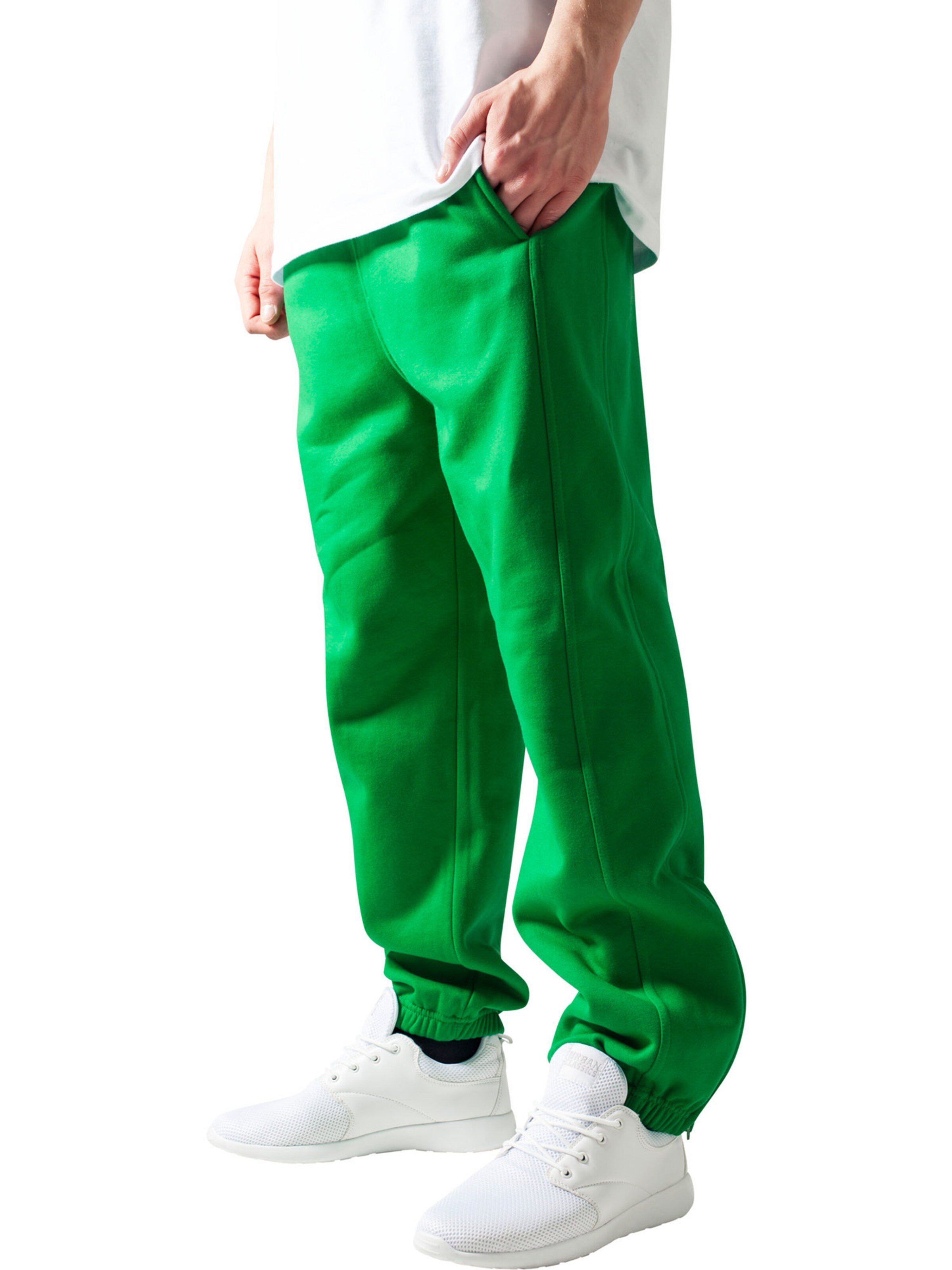 Tapered Pantaloni di Urban Classics in verde: frontale