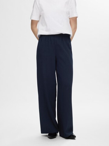 SELECTED FEMME Loose fit Pants 'TINNI' in Blue: front