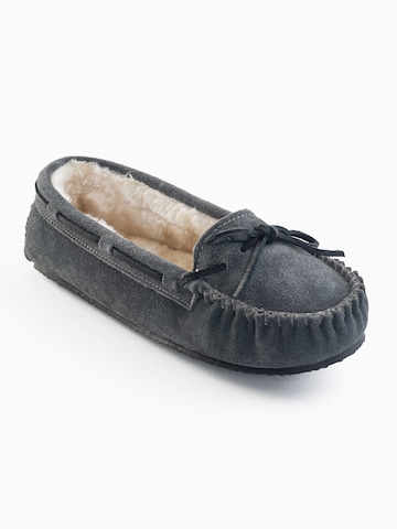 Pantoufle 'Cally' Minnetonka en gris