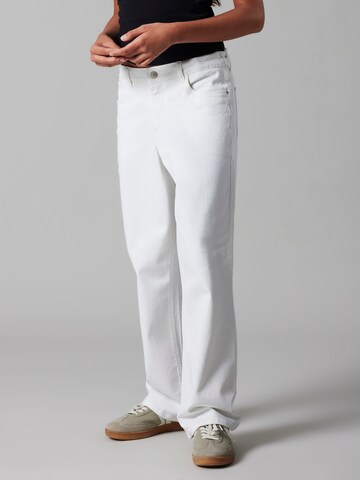 LMTD Regular Jeans 'NLNBICE' in White: front