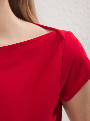 Trendyol Μπλουζάκι σε κόκκινο
