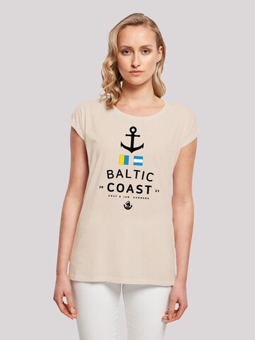 T-shirt 'Ostsee Flaggen' F4NT4STIC en beige : devant
