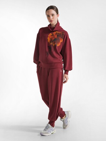 DEHA Slim fit Trousers in Red: front