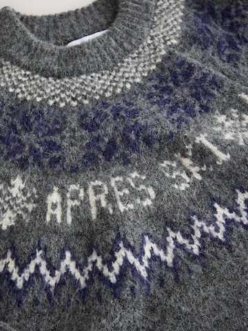 Next Pullover i grå