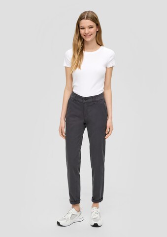 Coupe slim Pantalon chino QS en gris