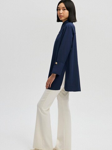 Touché Privé - Camiseta 'Poplin Shirt With Wide Cuff' en azul