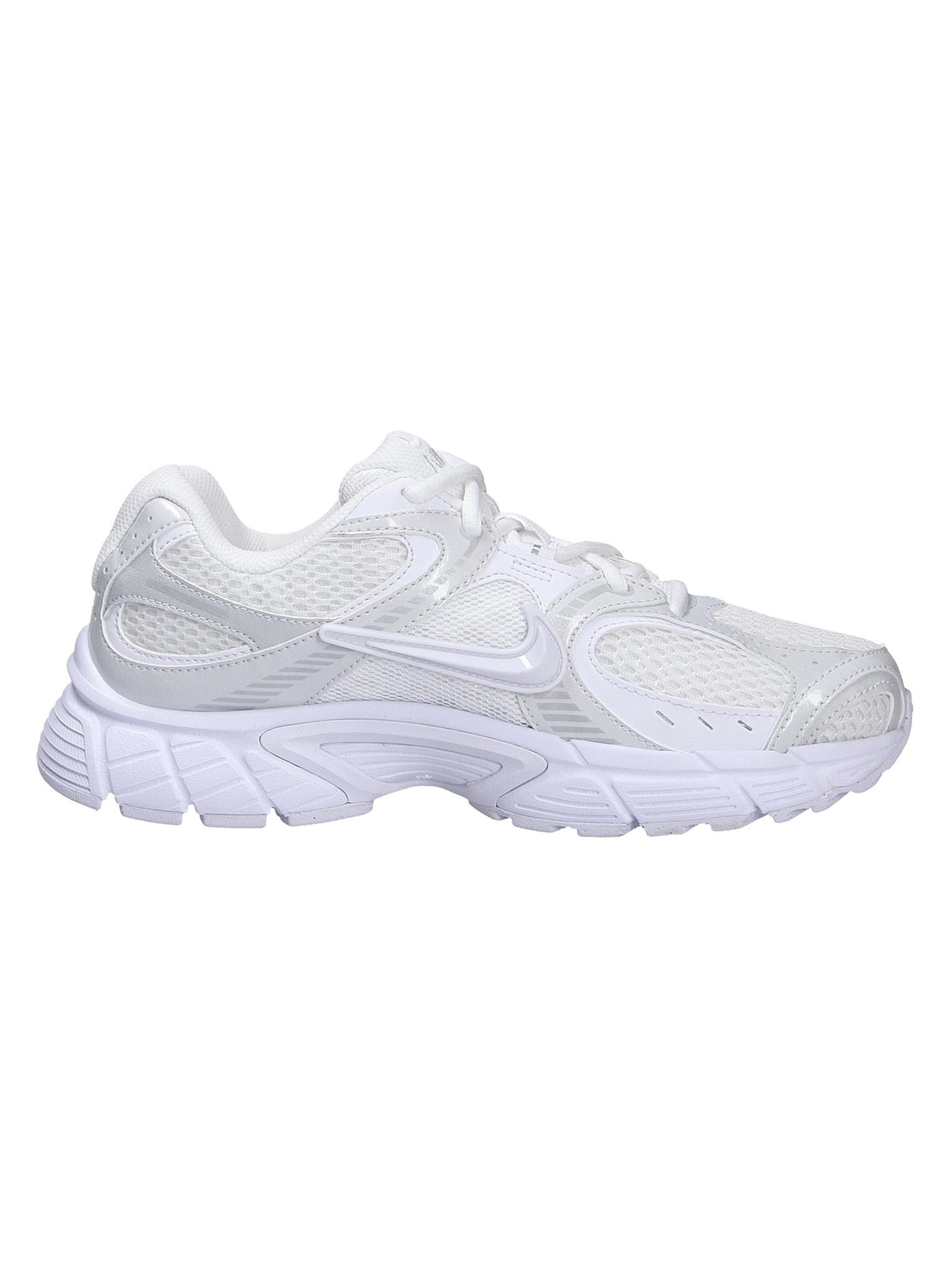 NIKE Sneakers 'V5 RNR' in White