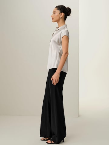 Lilysilk - Blusa en gris