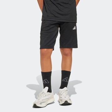 ADIDAS SPORTSWEAR Regular Sportshorts in Schwarz