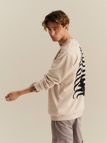 About You x Nils Kuesel Sweatshirt 'Enzo' in White