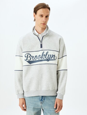 Koton Sweatshirt in Grau: Vorderseite