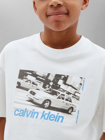 T-Shirt Calvin Klein Jeans en blanc