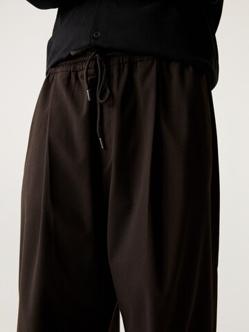 Pull&Bear Wide leg Veckad byxa i brun