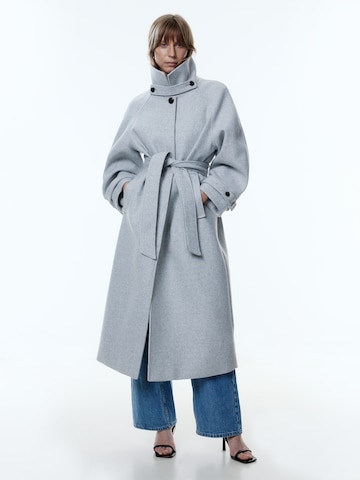 Manteau mi-saison 'Ekaterina' EDITED en gris