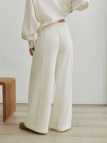 smėlio self. Plačios klešnės Kelnės