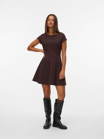 VERO MODA Jurk 'VMJAZLYN' in Bruin