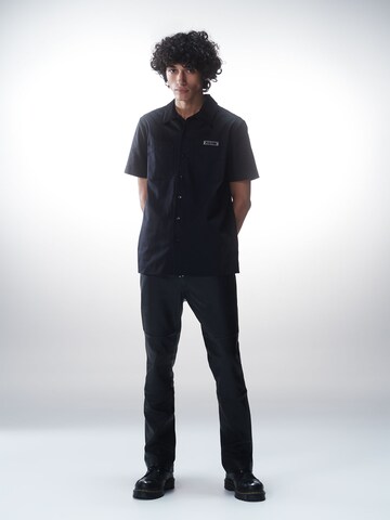 Luka Sabbat for ABOUT YOU Regular fit Button Up Shirt 'Peer' in Black