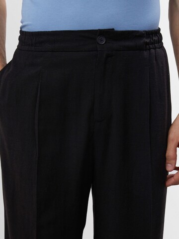 Regular Pantalon à pince Antioch en noir