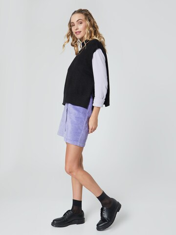 Pull-over 'Meadow' florence by mills exclusive for ABOUT YOU en noir