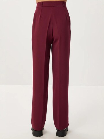 regular Pantaloni di Happiness İstanbul in rosso