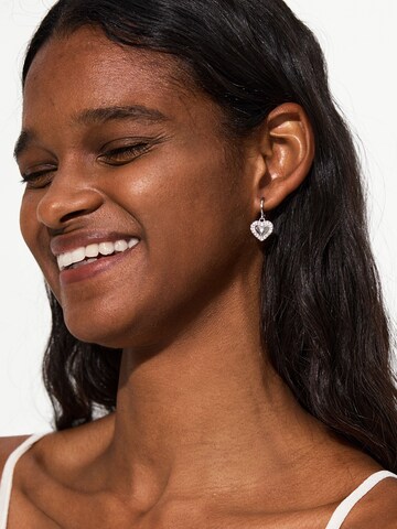 Boucles d'oreilles Bershka en argent : devant