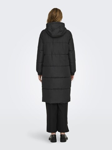 Only Maternity Wintermantel in Zwart