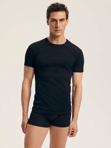 Henderson - Camiseta 'Slim-Fit-Baumwoll-T-Shirt mit Rundhals, BT-100 M' en negro
