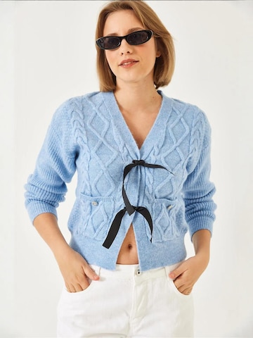 Cardigan Bianco Lucci en bleu