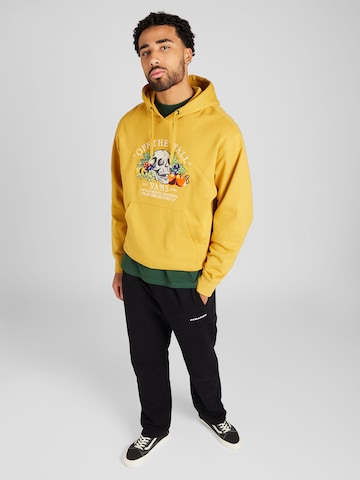 VANS - Sudadera 'FROM THE GROUND UP' en amarillo