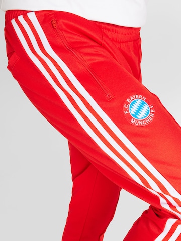 FC BAYERN MÜNCHEN Regular Sportbroek in Rood