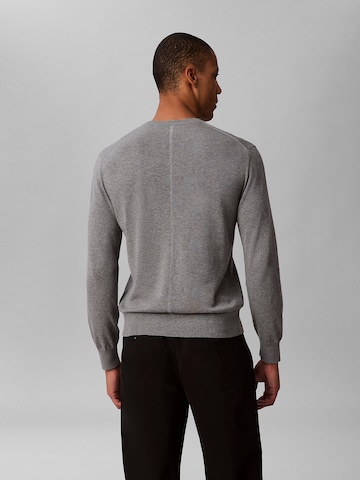 Pull-over Calvin Klein en gris