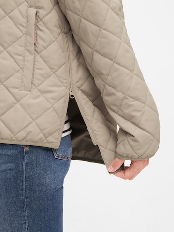 Derbe Between-Season Jacket 'Quiltby Short' in Beige