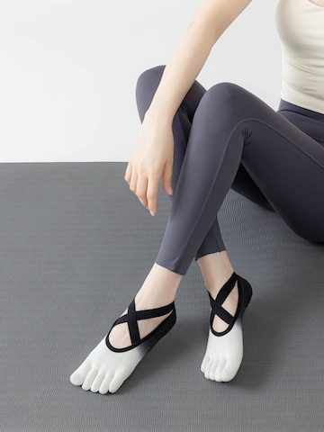 Millo Athletic Socks 'Freedom Yoga' in Black