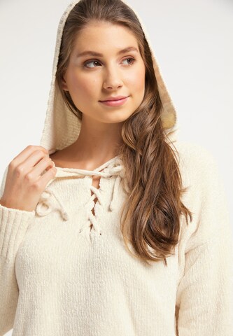 Pullover di IZIA in bianco