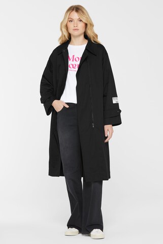 SENSES.THE LABEL Between-Seasons Coat in Black