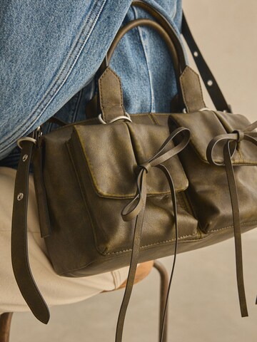 Next Umhängetasche in Braun