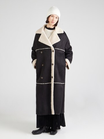 SISTERS POINT Mantel  'DAYLA' in Schwarz: Vorderseite