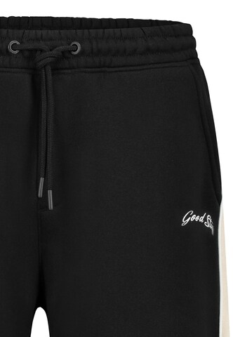 Sublevel Regular Shorts in Schwarz