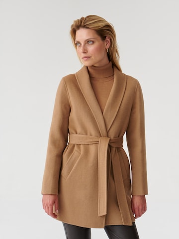 TATUUM Between-seasons coat in Beige: front