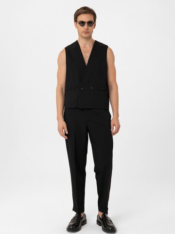 Antioch Vest 'Manel' in Black