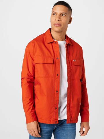 Tommy Jeans Tussenjas in Oranje: voorkant